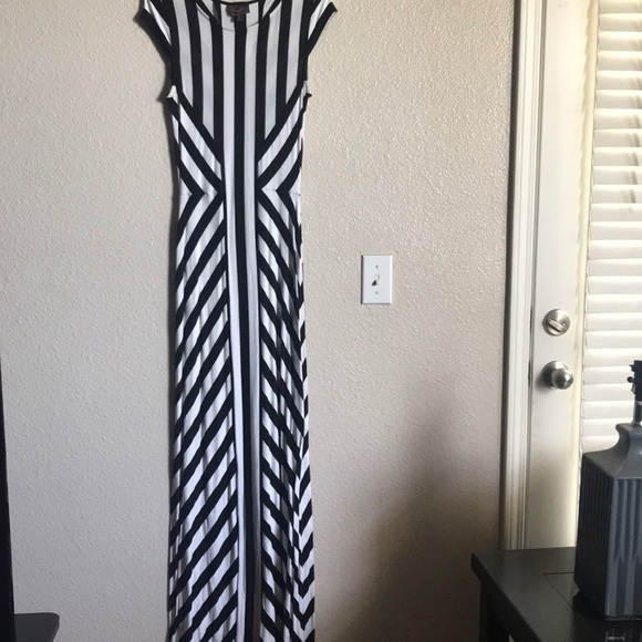 Dress - Picture 1 of 1